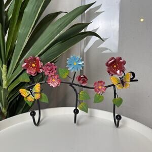 Floral Wall Rack